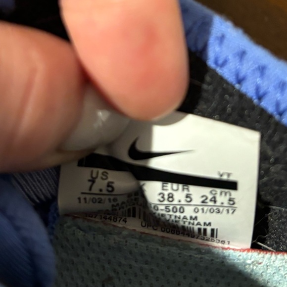 Women's Nike Sneakers - blue/light blue - gently used Size 7.5 - Picture 7 of 7